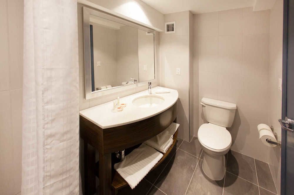 Comfort Inn & Suites - Kew Gardens Near La Guardia Airport New York Esterno foto