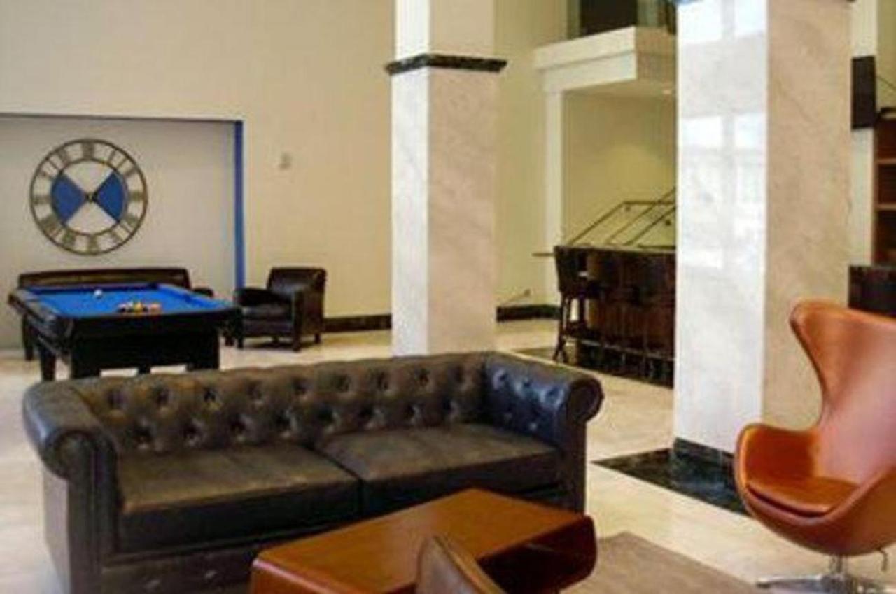 Comfort Inn & Suites - Kew Gardens Near La Guardia Airport New York Esterno foto